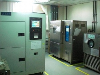 台北廠分割冷熱衝擊機和恆溫恆濕機共用的冷卻循環水塔管路，1年可減少7,830公斤的二氧化碳排放量